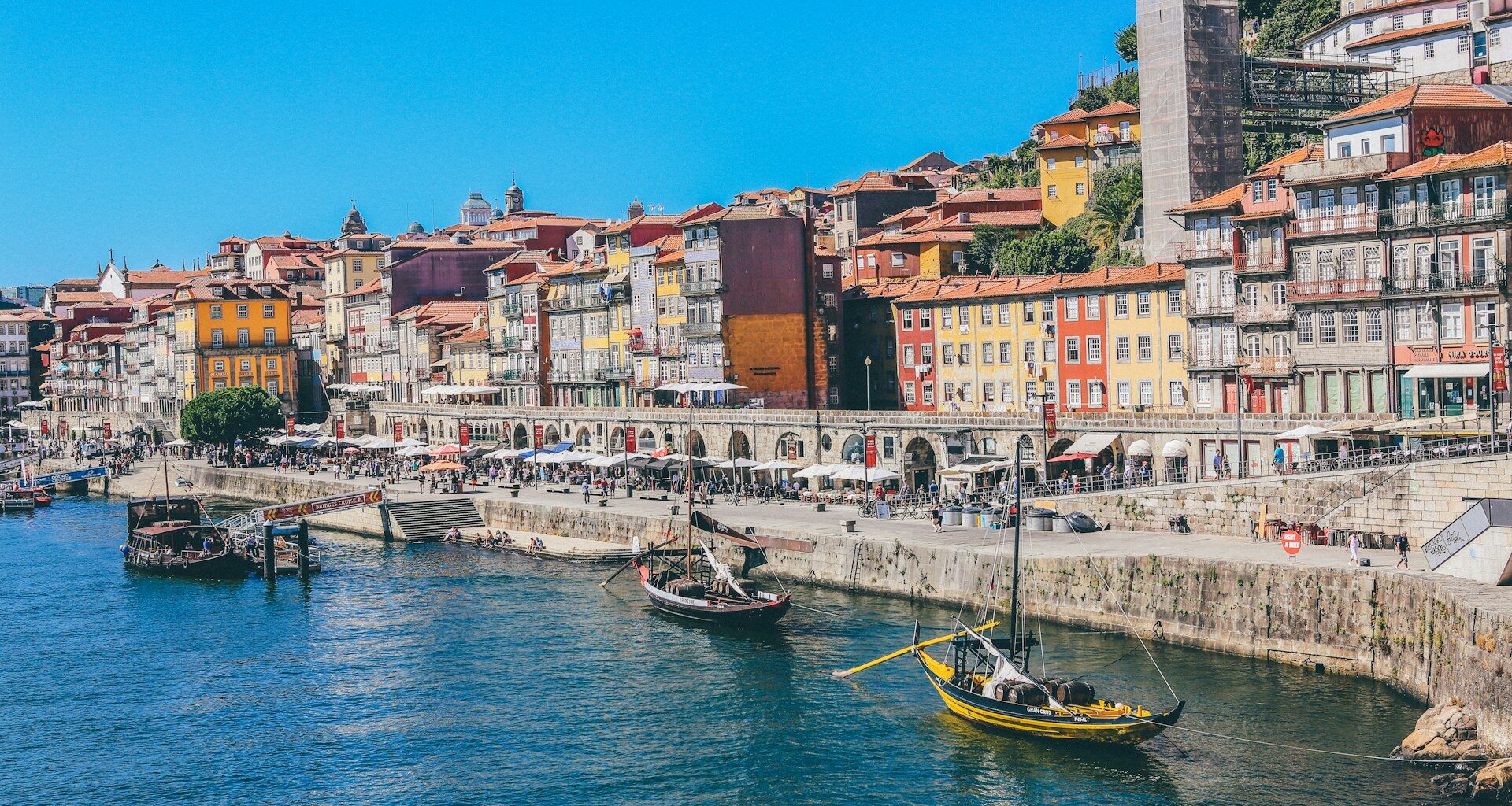 Bild zeigt Stadt in Portugal / Portugal Uhrzeit / Portugal Zeitverschiebung Deutschland