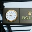 Bild zeigt Mann mit Rolex / Rolex Daytona Wartezeit / 2024